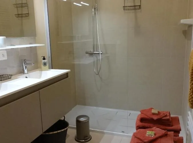 Bootsman Gelijkvloers Met Tuin En Autostaanplaats *