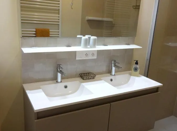 Bootsman Gelijkvloers Met Tuin En Autostaanplaats *